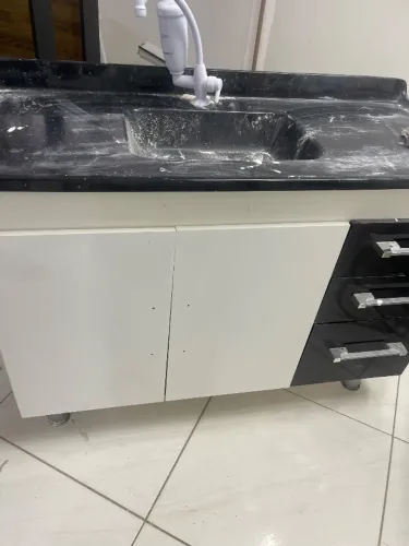 Gabinete de cozinha desapego