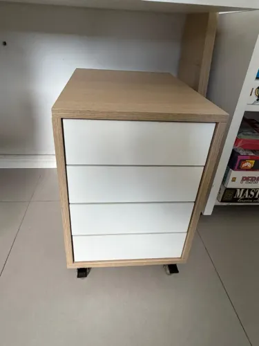 Gaveteiro móvel 4 gavetas com rodízios - 33 cm, para quarto de criança