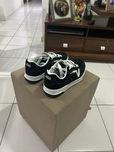 Tênis Vans Upland Suede Black True White