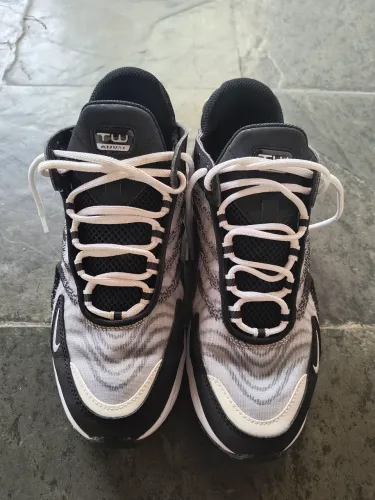 Tênis Nike Air Max TW