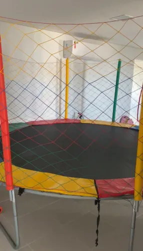 Vendo cama elástica (bem conservada de uso pessoal