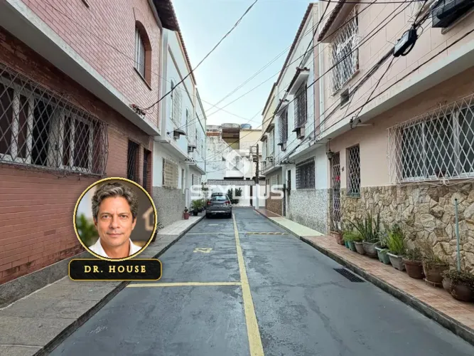 Casa de Vila Espaçosa com Terraço e Quintal em Lins de Vasconcelos! M97R