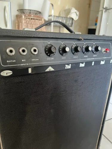 Amplificador Giannini U65G