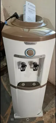 Bebedouro Esmaltec perfeito