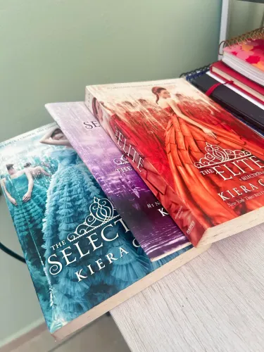 Coleção de livros Kiera Cass - em inglês 