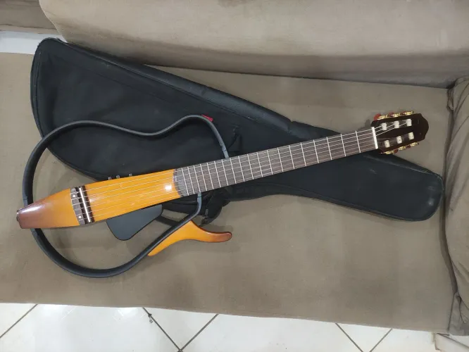 Violão Yamaha Silent nylon 
