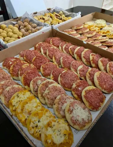 Temos salgados para sua festa todos 00,75 centavos