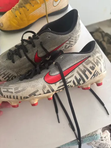 Chuteiras Nikes Preço Bom! (Na descrição)