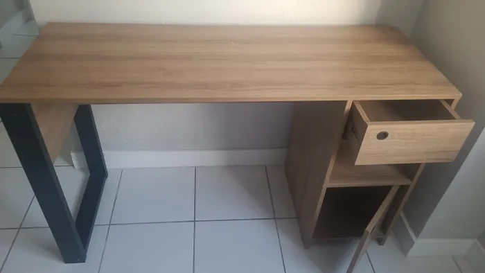 SOFÁ + MESA + ASPIRADOR
