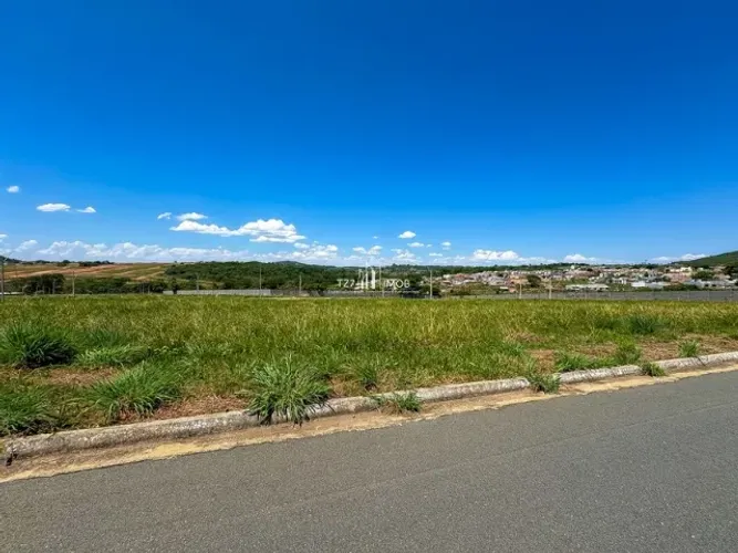 Lote em Condomínio Fechado - Solar Itália, oportunidade com 300 m², quitado e registrado.