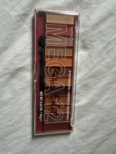 Paleta de sombras mega 12 Paris edit - comprada em Paris