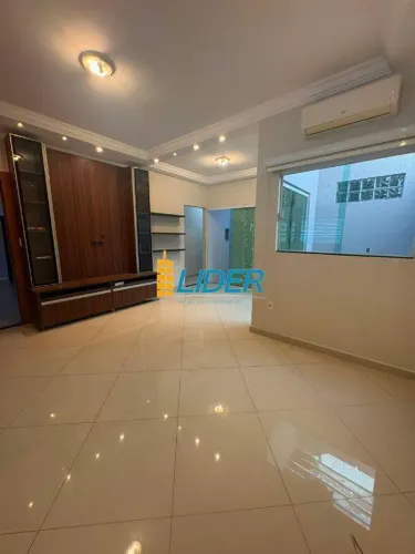 EXCELENTE CASA NO NOVA UBERLÂNDIA
