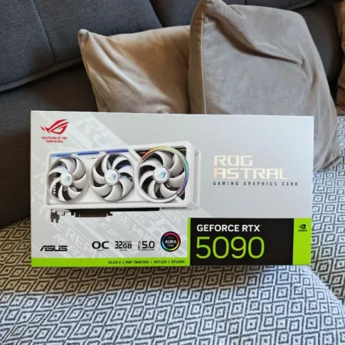 RTX 5090 Rog Astral White Edition 32GB Lacrada com nota!