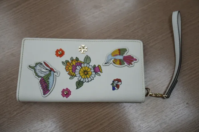 Carteira Tory Burch Emerson Appliqué Snap Continental