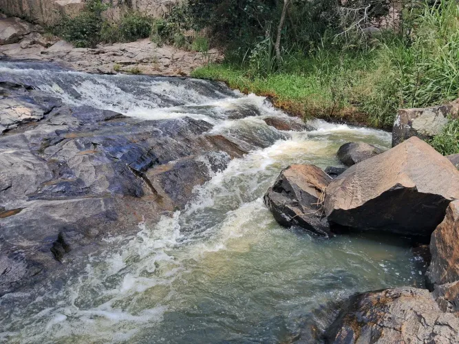 Fazenda espetacular antes de 7 lagoas 60 km de bh