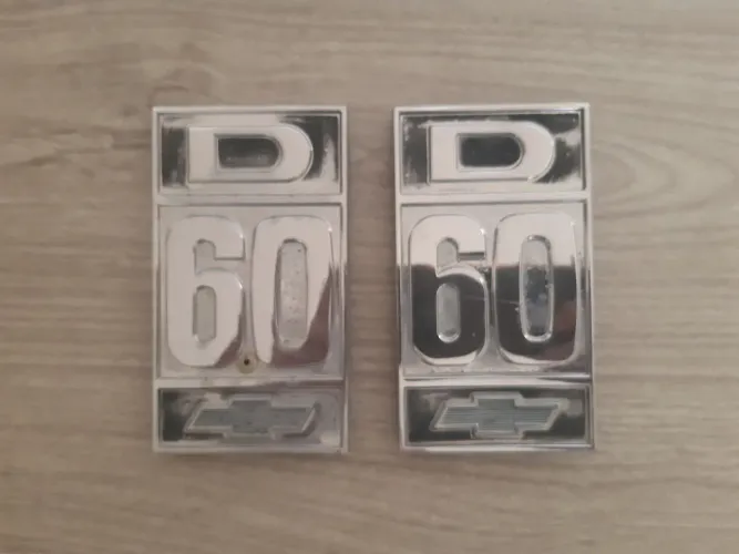 Par de Emblemas Caminhão Chevrolet D 60