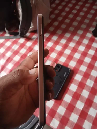 Vendo smartphone infinix smart 10 pouco menos de 3 meses de uso e ainda na garantia.