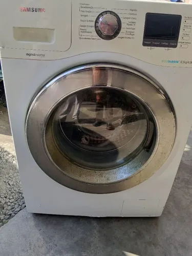 Máquina lavar com defeito