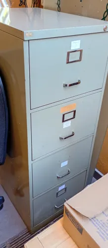 Mesa para escritório e gaveteiro 