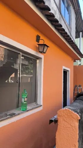 Vende-se casa no Califórnia