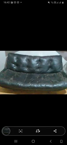 Vendo esse sofá de 3 lugares com um pouco de desgaste mas dar pra usar
