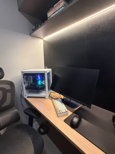 ? PC Gamer High-End Completo - Ryzen 7 7800X3D + RTX 5060 + Monitor Alienware 320Hz ?