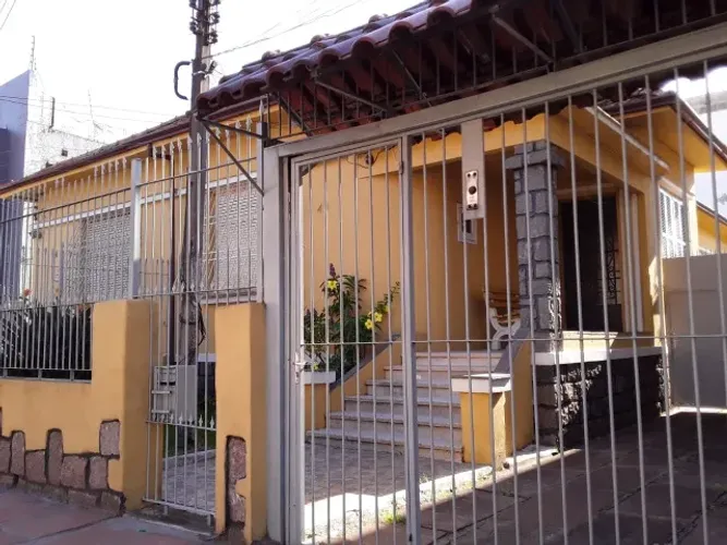 Casa mobiliada ( alojamento ) 3 qtos 2 banheiros em Porto Alegre prox aeroporto
