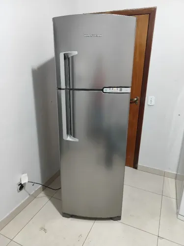 Geladeira Brastemp inox 378 litros funcionando perfeitamente