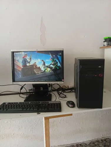 Vende se Pc completo core i3 4 geração 8gb memória HD 500gb trecado e mause monitor 19 
