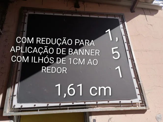 Placa em estrutura Metalon para Banner com Ilhós