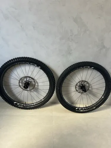 Roval Traverse SL Carbon 29