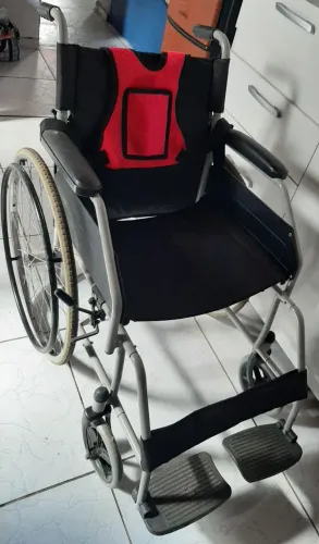 Cadeira de Rodas+Colete+Almofada em Gel