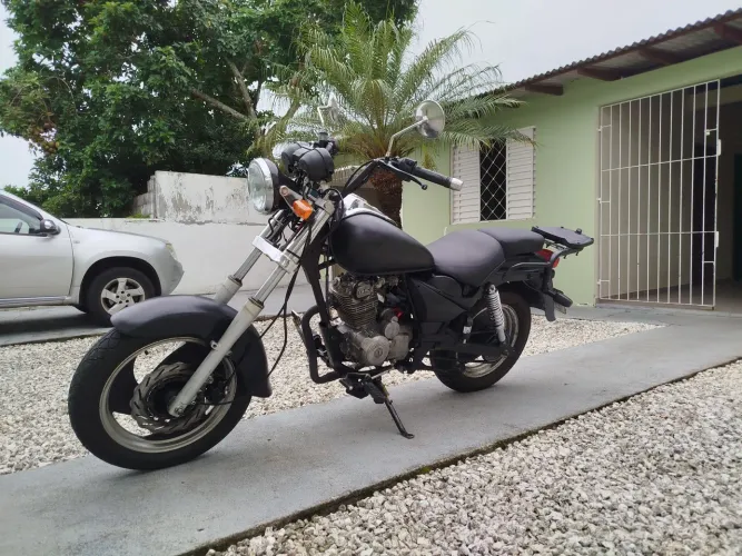 Moto custom - mvk fenix 200