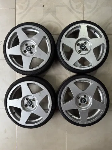 Roda Volcano rift tarmac aro 17 com pneus 185/35/17