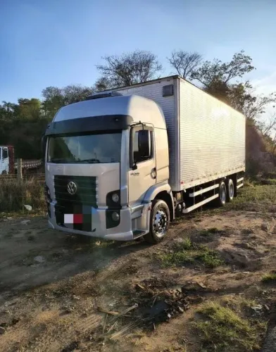 vw 24250 prata 2010 bau 8,5m