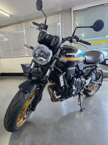 Kawasaki z650 RS Impecável 