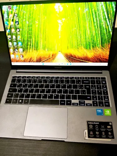 Notebook Samsung Galaxy Book 4 - Core5,16GB/512 SSD