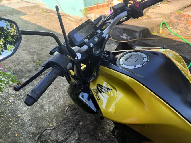 CB300 ABS 2024, FINANCIO, única dona/2026 vistoriada/2 pneus novos/financio