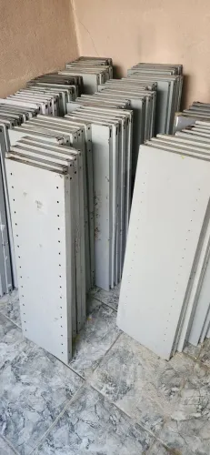 Estantes para estoque linha leve usadas 30cm