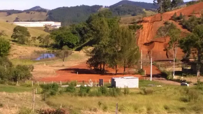 Terreno em camanducaia MG com escritura