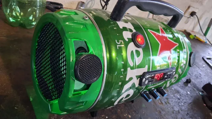 Caixa de som barril heineken