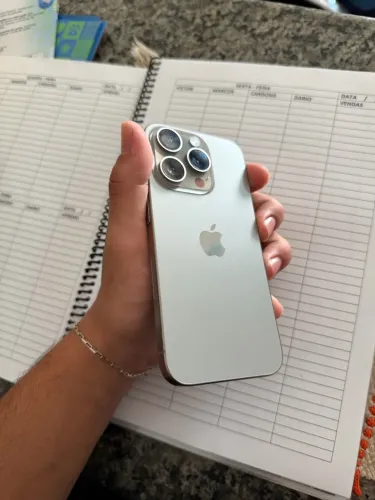 IPhone 15 pro 256gb.