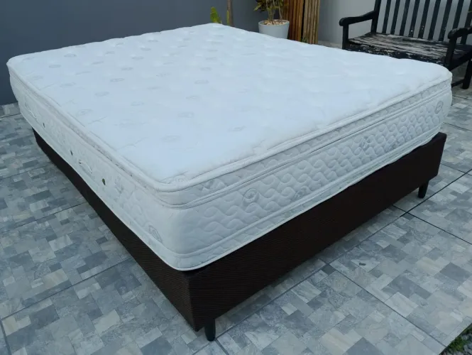 Excelente Cama Box Queen Size, BASE NOVA NO SACO, ÓTIMO COLCHÃO CASTOR
