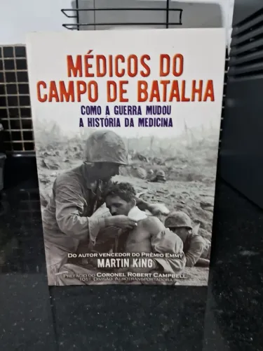 Livro médicos do campo de batalha