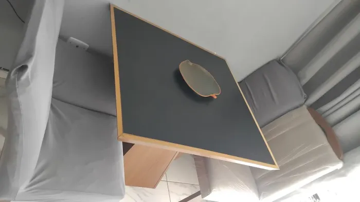 Mesa com 4 cadeiras