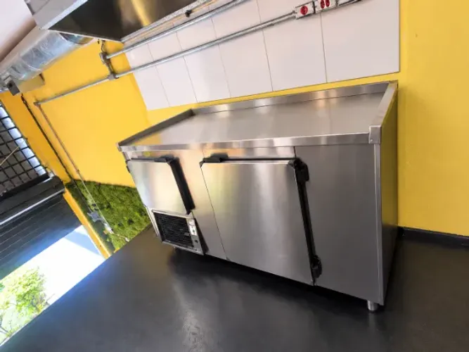 Balcão Refrigerado Industrial em Inox - 2 Portas