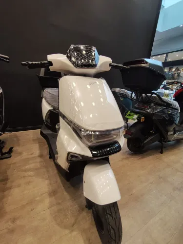 Autopropelido Gataka da NXT que dispensa CNH e emplacamento 