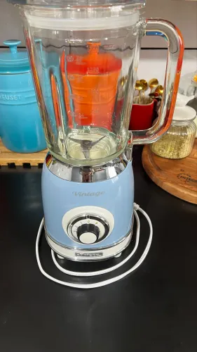 Liquidificador Ariete Vintage com 4 velocidades e jarra de 1,5 litros azul