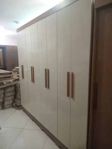 Roupeiro 8 portas e 4 gavetas novo 