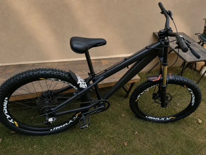 Bike aro 26 estilo Dirt Jump Trilha